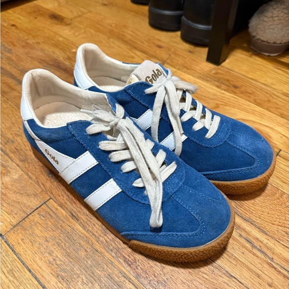 Gola Classic Blue and White Trainers - Picture 3 of 3